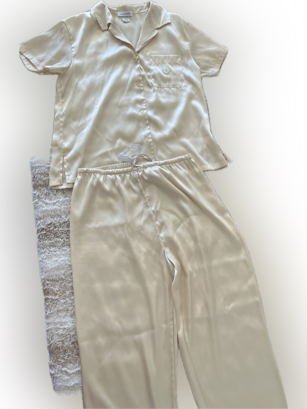 Silky Cream Short-Sleeve Pajama Set with Elastic Waist - Women